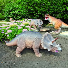 TRICERATOPS SCALED DINOSAUR STATUE